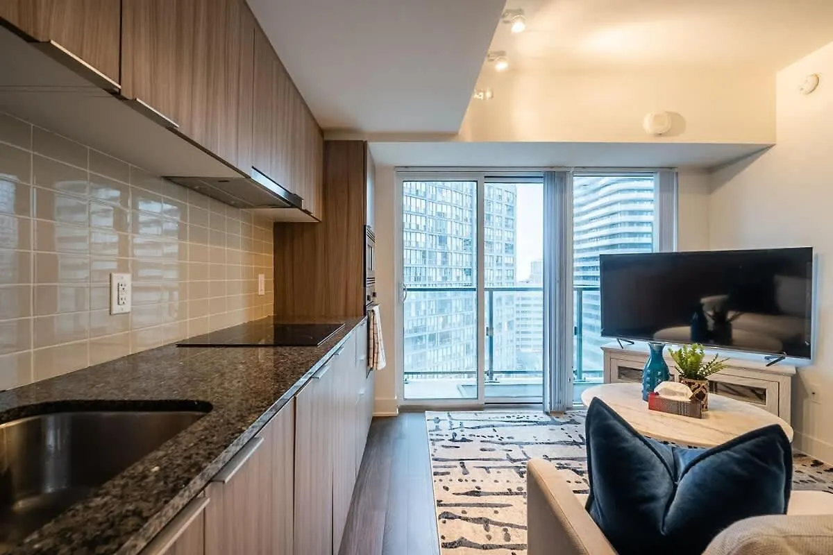 Stylish Condo In The Heart Of Downtown 多伦多